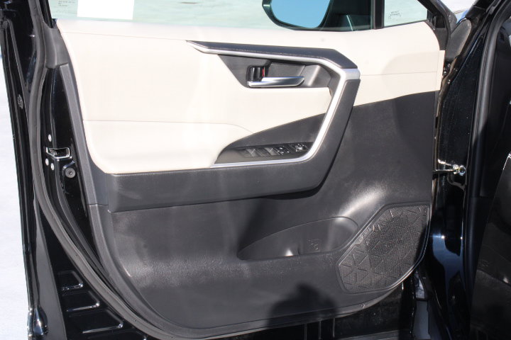 Certified 2022 Toyota RAV4 XLE image 10