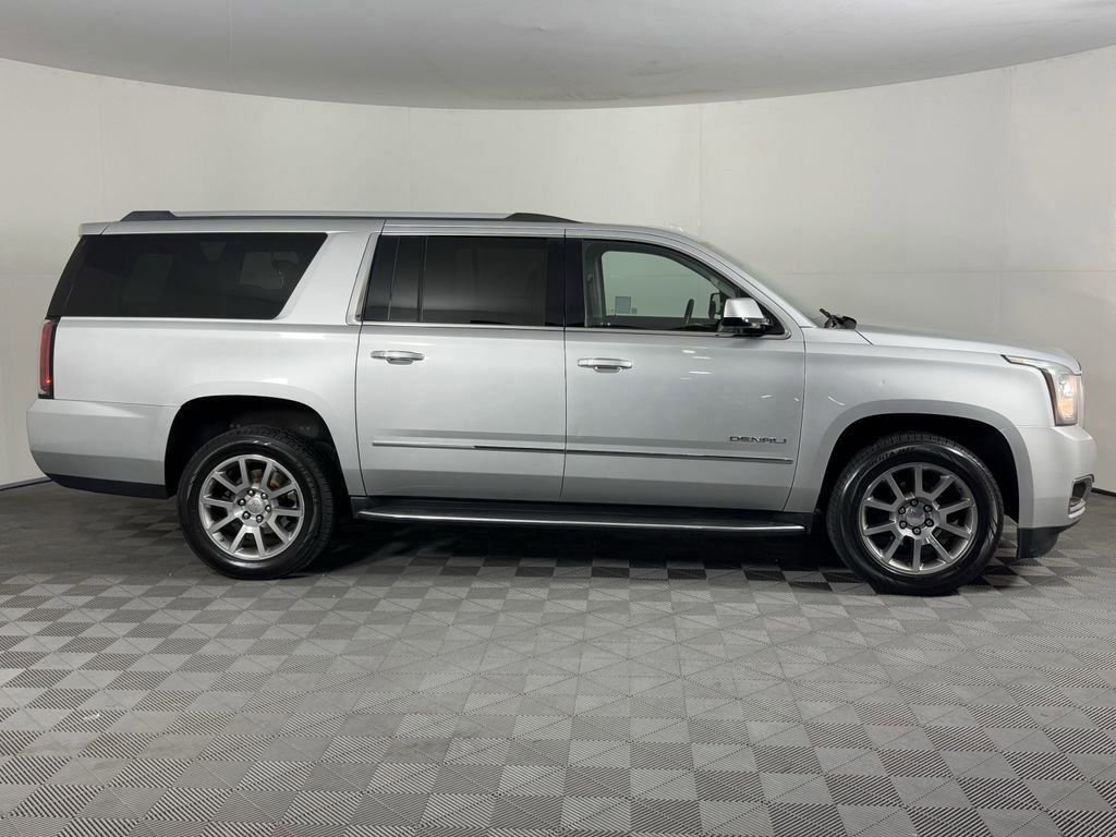 Used 2020 GMC Yukon XL Denali image 3
