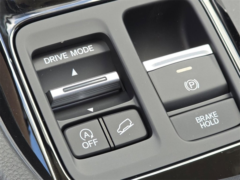 New 2025 Honda Pilot Touring image 11