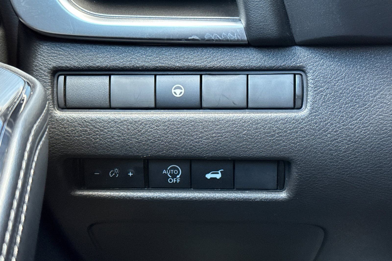 Used 2024 Nissan Rogue SV image 30