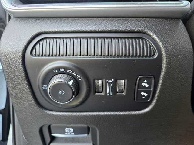 Certified 2023 Jeep Wagoneer Series III w/ Preferred Equipment Group AWD/4WD image 20