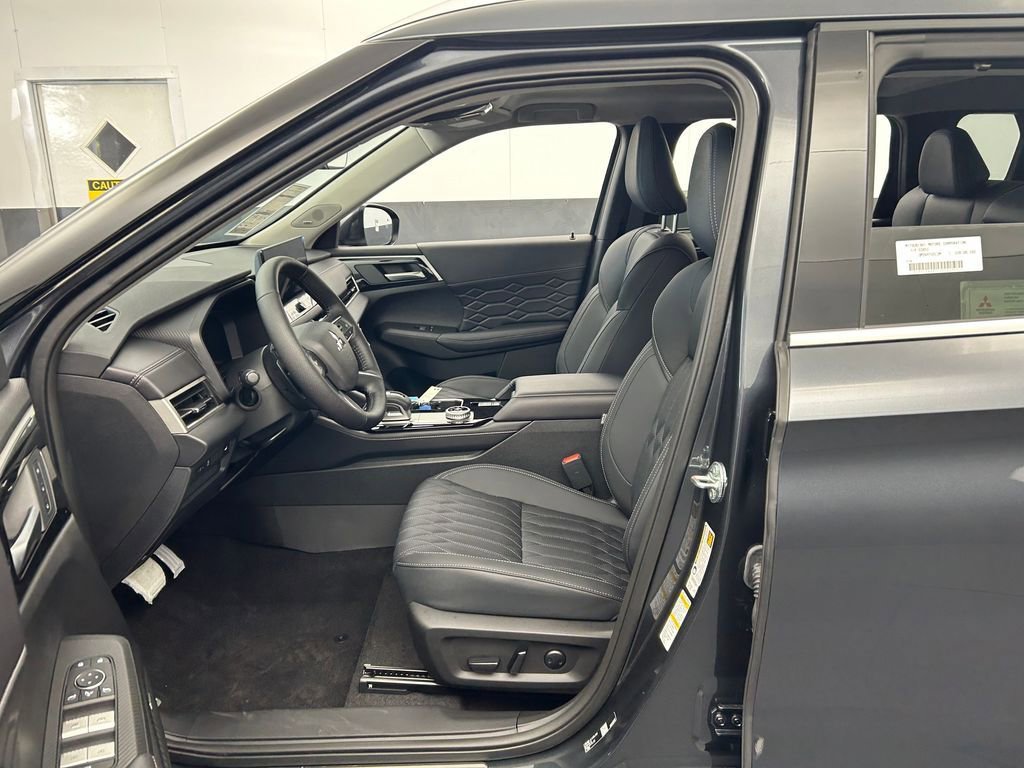 New 2026 Mitsubishi Outlander SEL FWD image 12