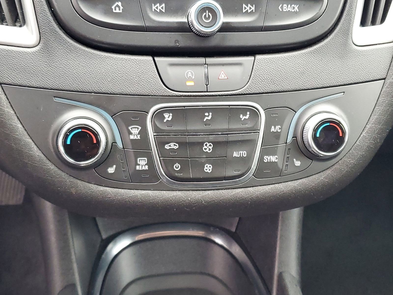 Used 2024 Chevrolet Malibu LT image 18