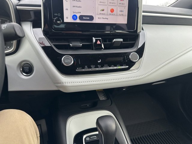 Used 2025 Toyota Corolla SE image 34