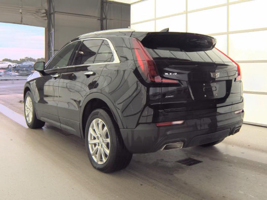 Used 2023 Cadillac XT4 Luxury w/ Cold Weather Package AWD/4WD image 7