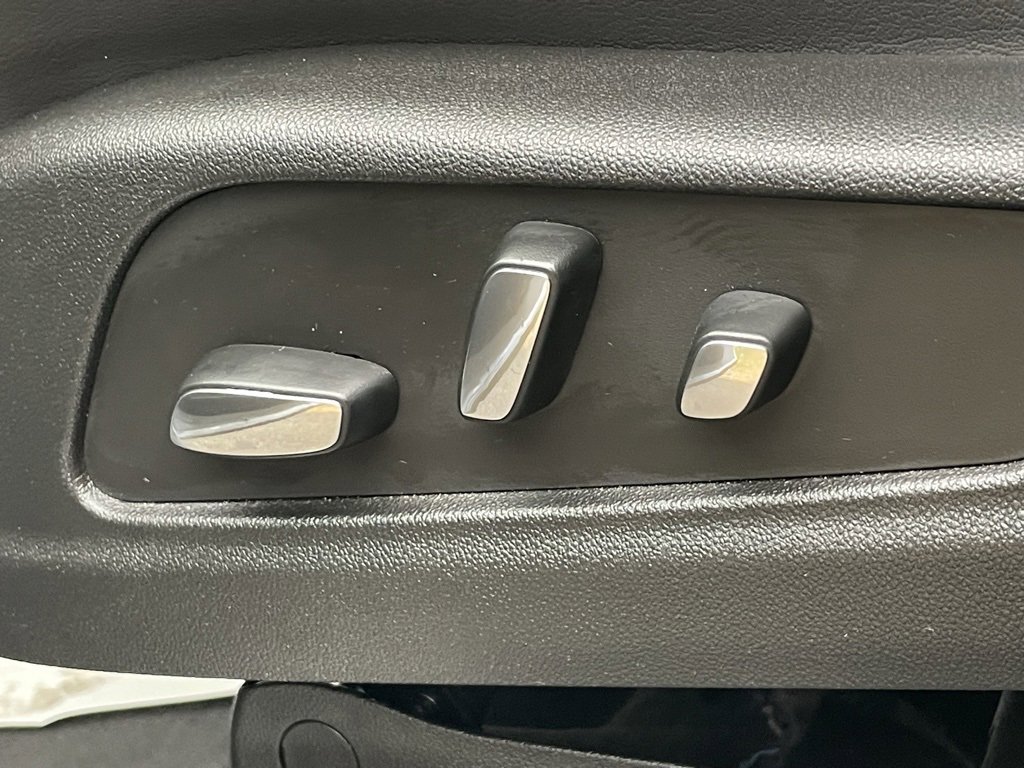 Certified 2025 Cadillac XT5 Premium Luxury image 28