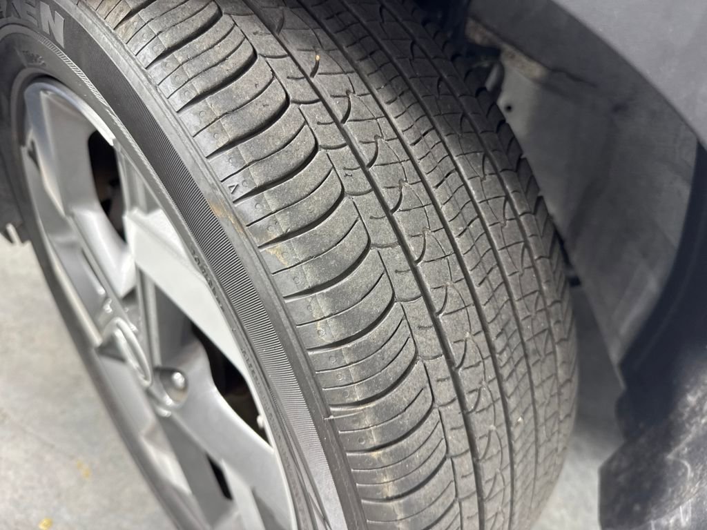 Certified 2025 Hyundai Venue SEL image 26