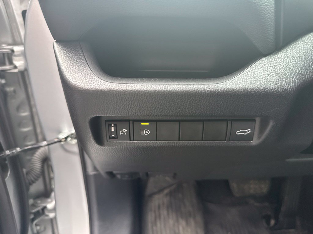 Used 2021 Toyota RAV4 XLE Premium FWD image 16