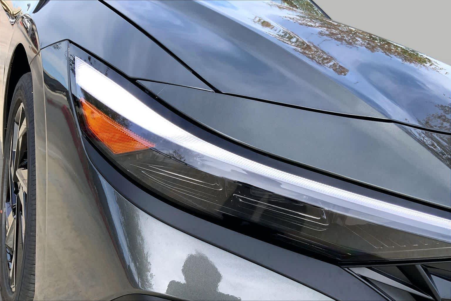 New 2026 Hyundai Elantra Hybrid FWD image 13