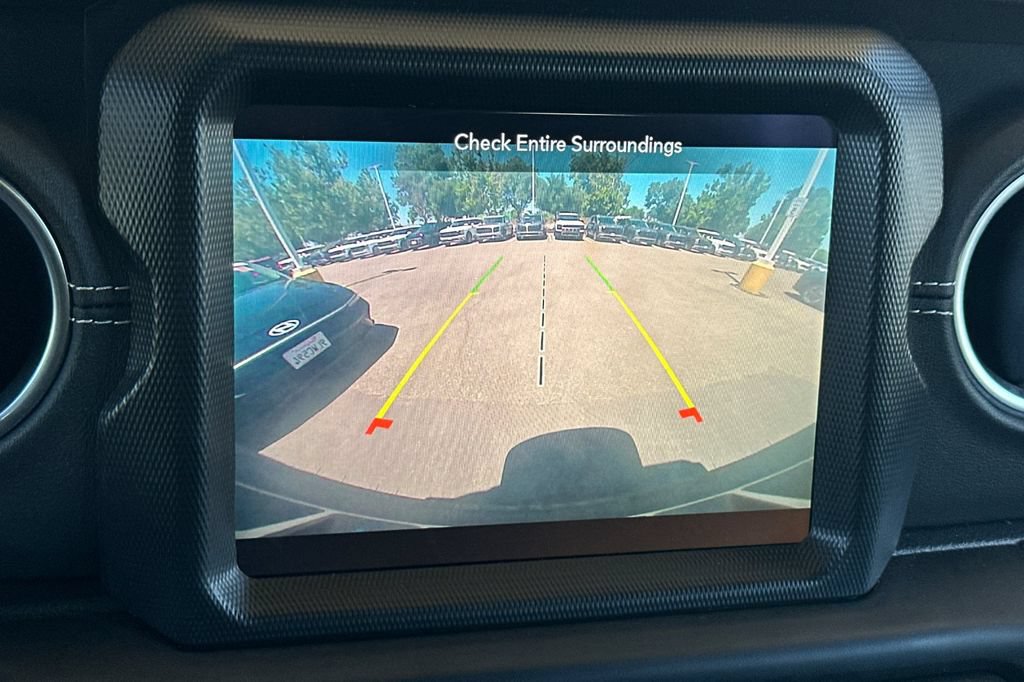 Used 2023 Jeep Wrangler Unlimited Sahara w/ Cold Weather Group AWD/4WD image 16