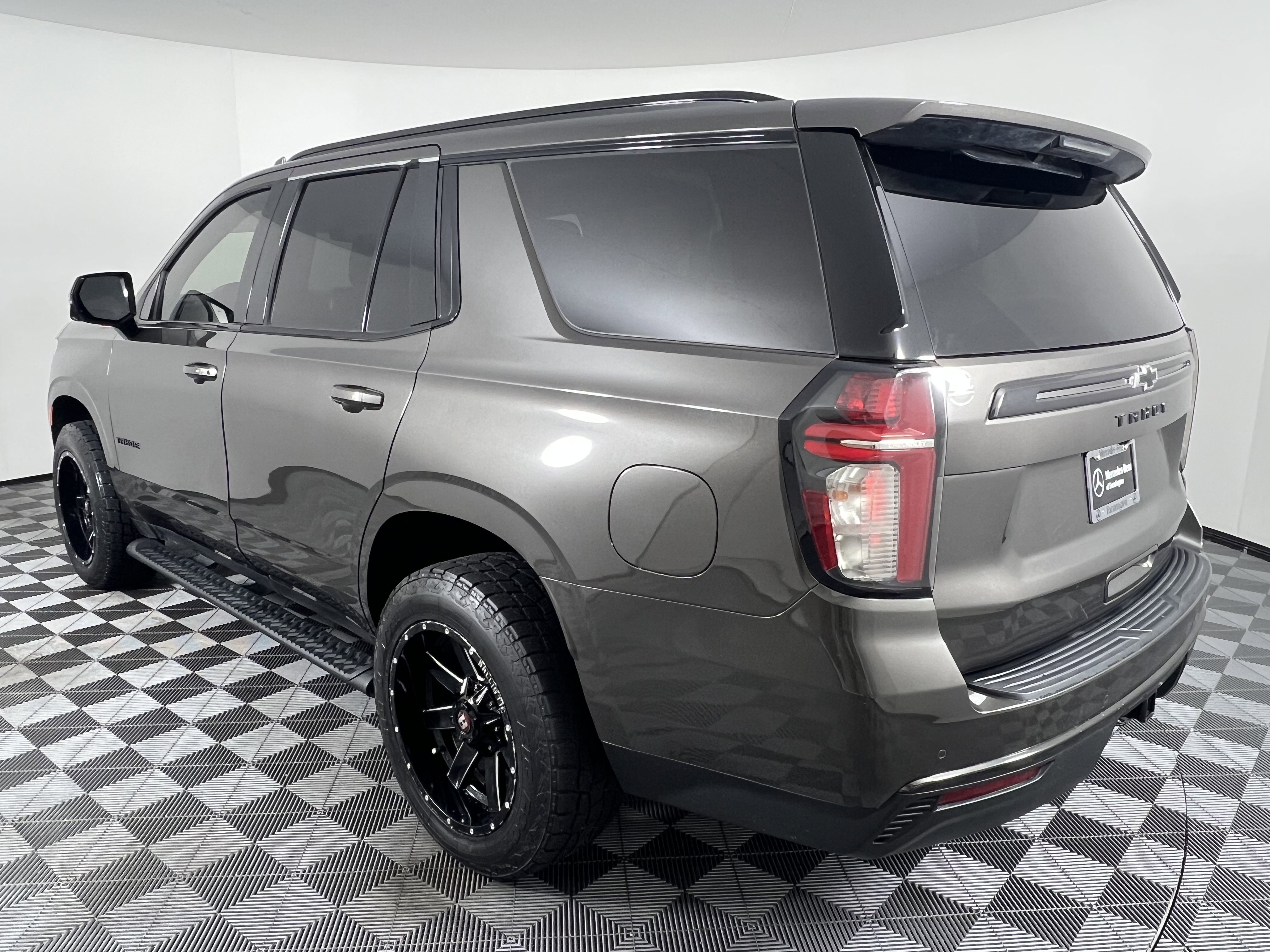 Used 2021 Chevrolet Tahoe Z71 w/ Z71 Signature Package image 8