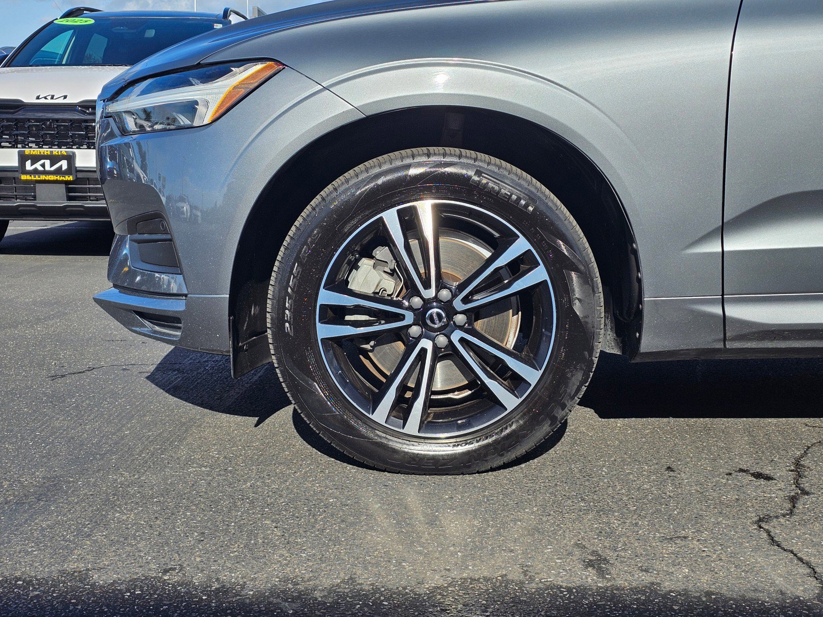 Used 2020 Volvo XC60 T6 Momentum image 9