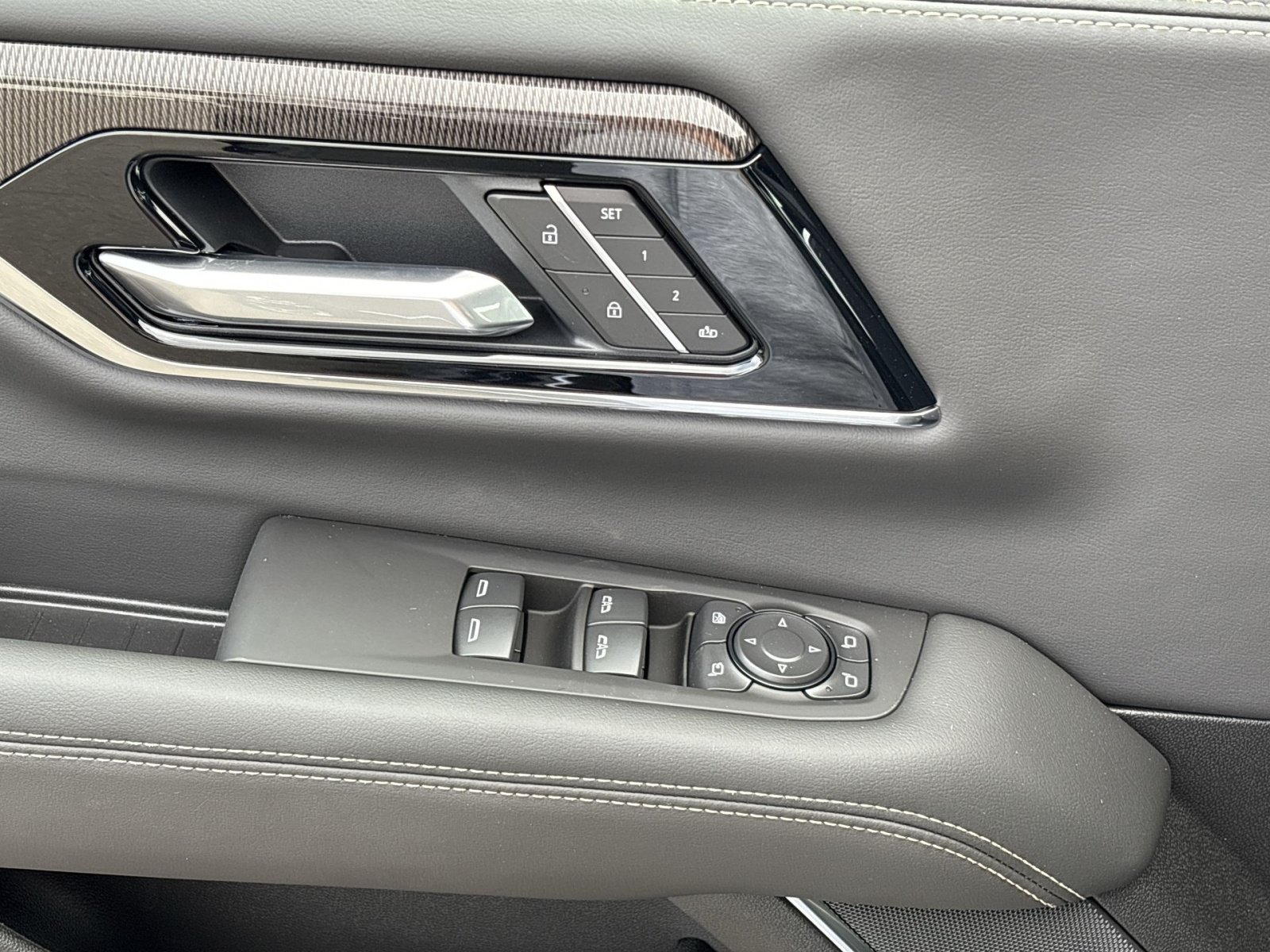 New 2026 GMC Yukon XL Elevation AWD/4WD image 15
