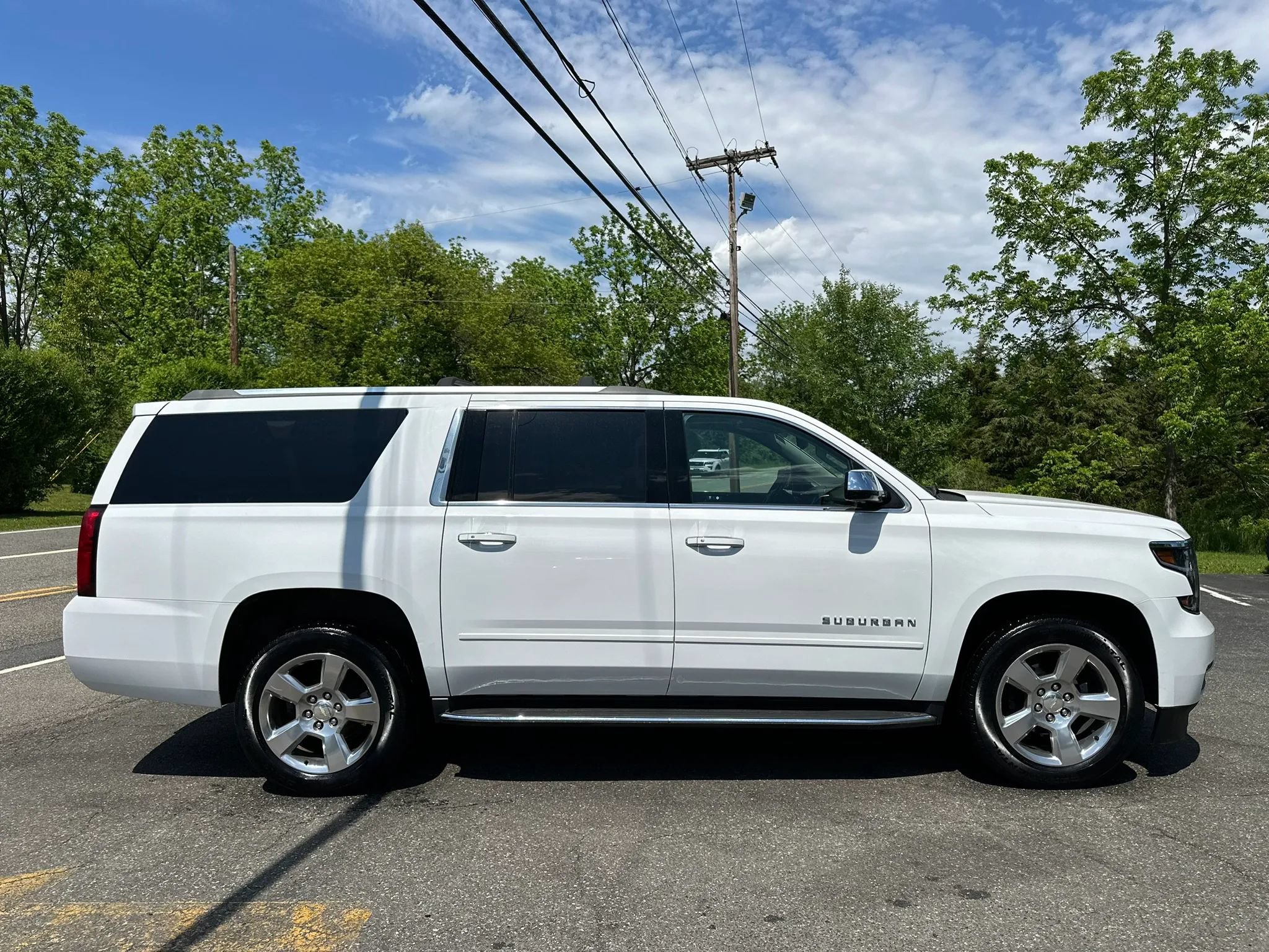 Used 2020 Chevrolet Suburban Premier AWD/4WD image 8