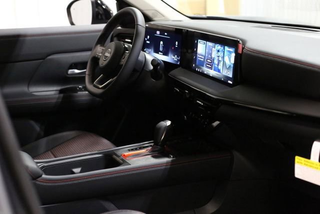 New 2026 Nissan Kicks SR w/ Interior Electronics Package AWD/4WD image 19