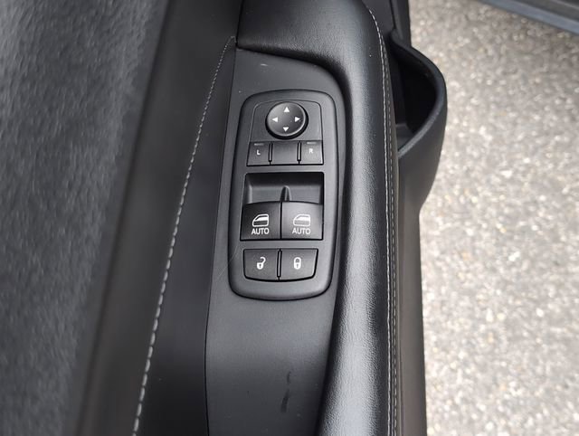 Used 2016 Dodge Challenger R/T Scat Pack w/ Leather Interior Group RWD image 16