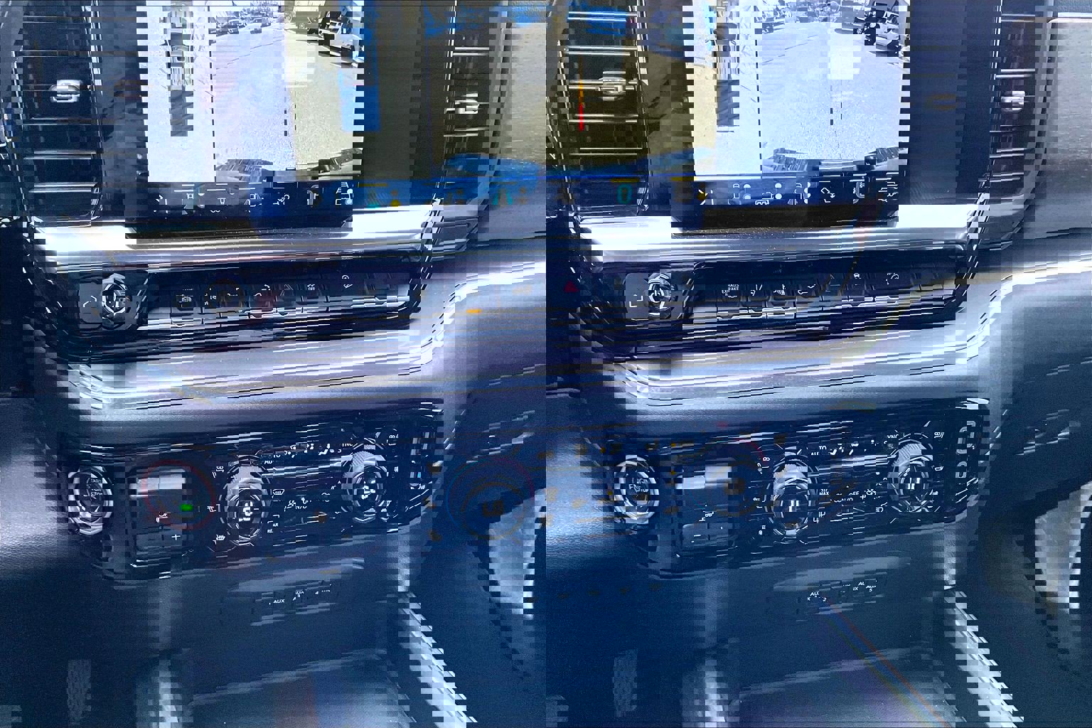 Used 2024 Chevrolet Silverado 3500 High Country w/ Technology Package image 16