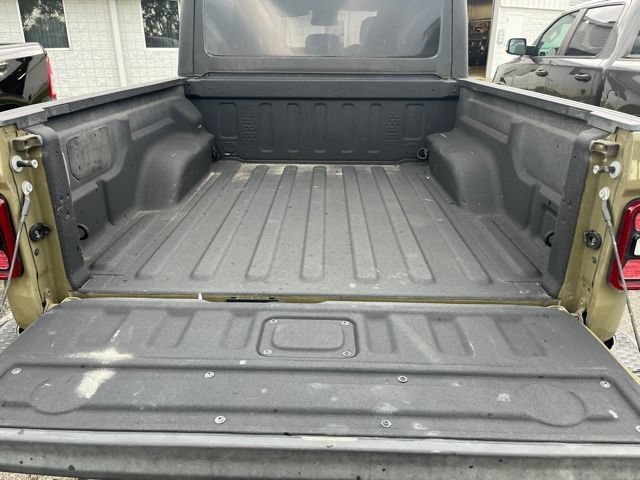 Used 2025 Jeep Gladiator Mojave w/ Convenience Group AWD/4WD image 2