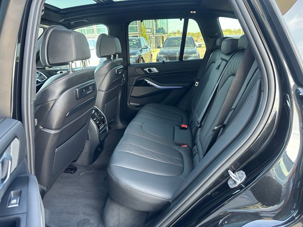 Used 2022 BMW X5 M50i w/ Executive Package AWD/4WD image 15