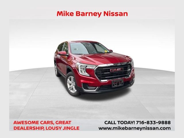 Used 2023 GMC Terrain SLE image 1