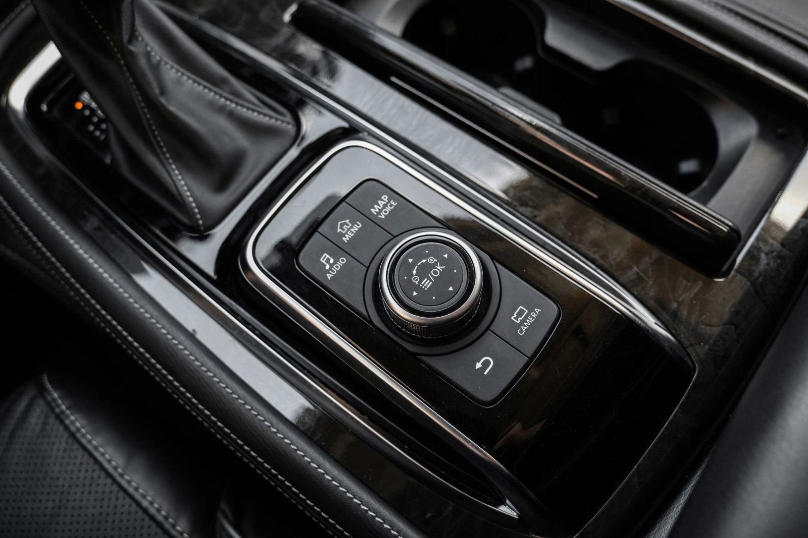 Used 2024 INFINITI QX80 Luxe AWD/4WD image 29