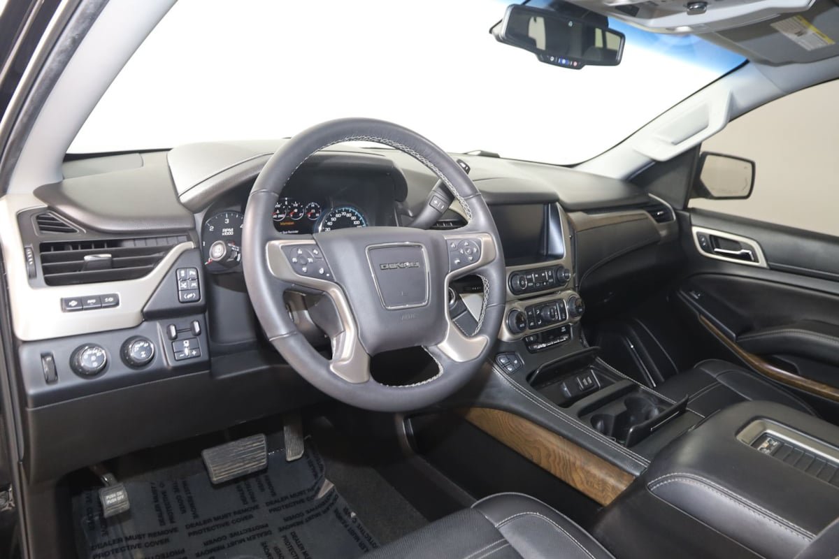 Used 2018 GMC Yukon Denali w/ Denali Ultimate Package AWD/4WD image 28