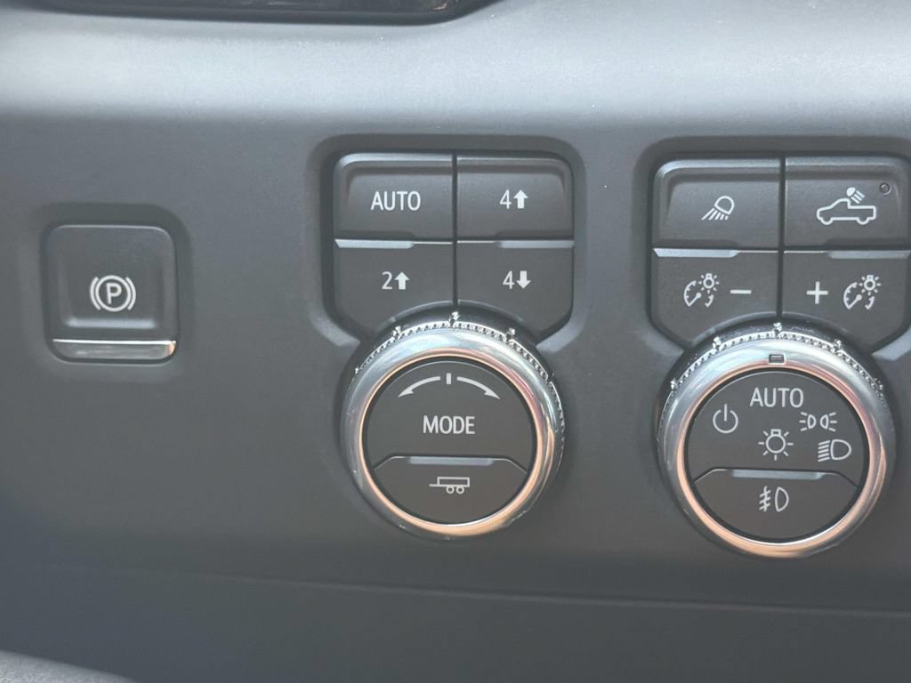 Used 2026 GMC Sierra 1500 AT4 w/ Technology Package AWD/4WD image 14