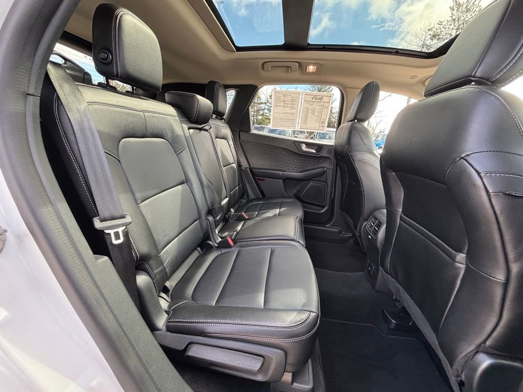 Used 2020 Ford Escape Titanium AWD/4WD image 17