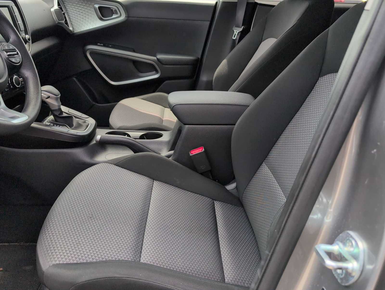 Used 2024 Kia Soul LX w/ Option Group 015 FWD image 16