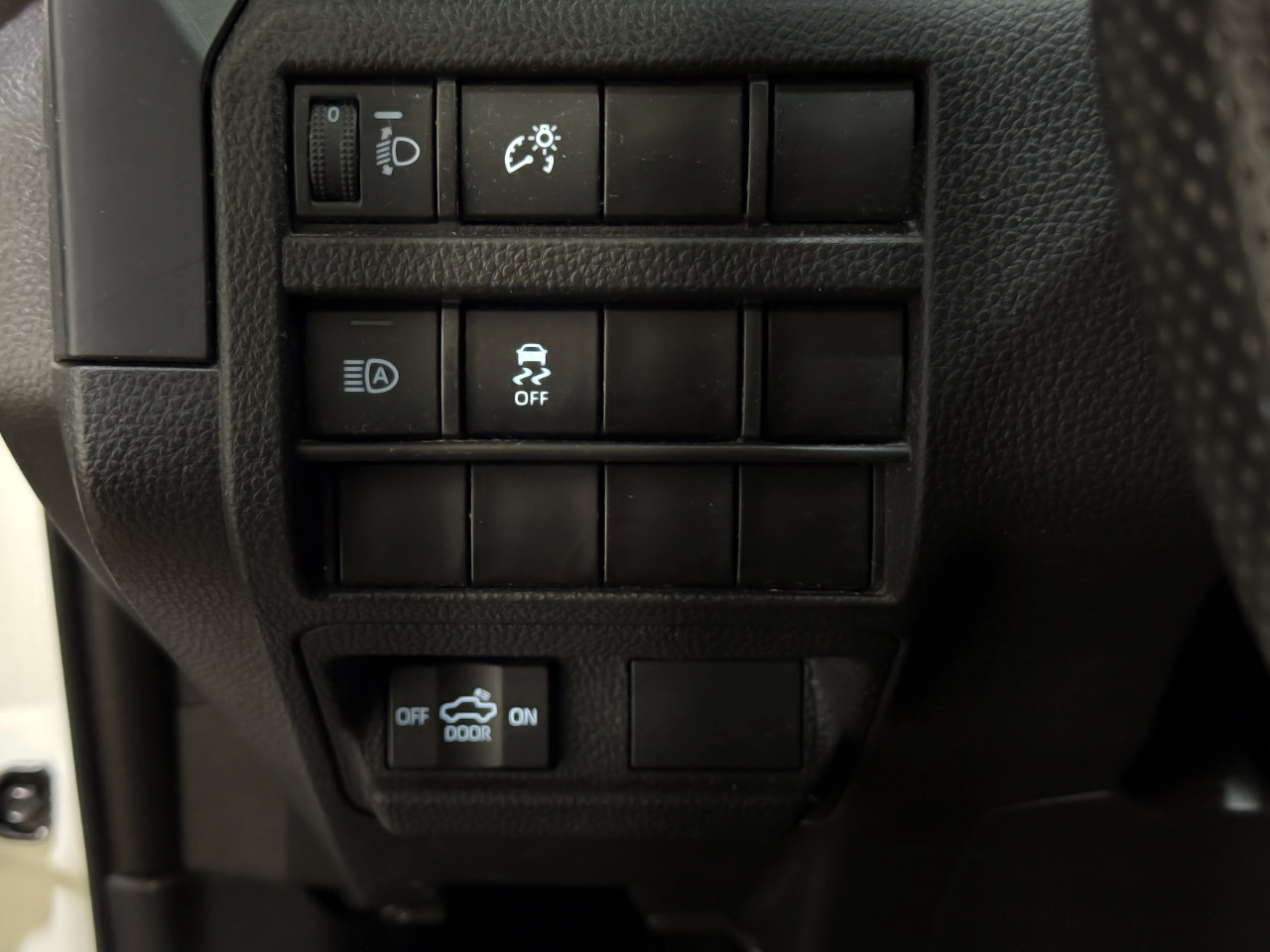 Used 2024 Toyota Tacoma SR image 31