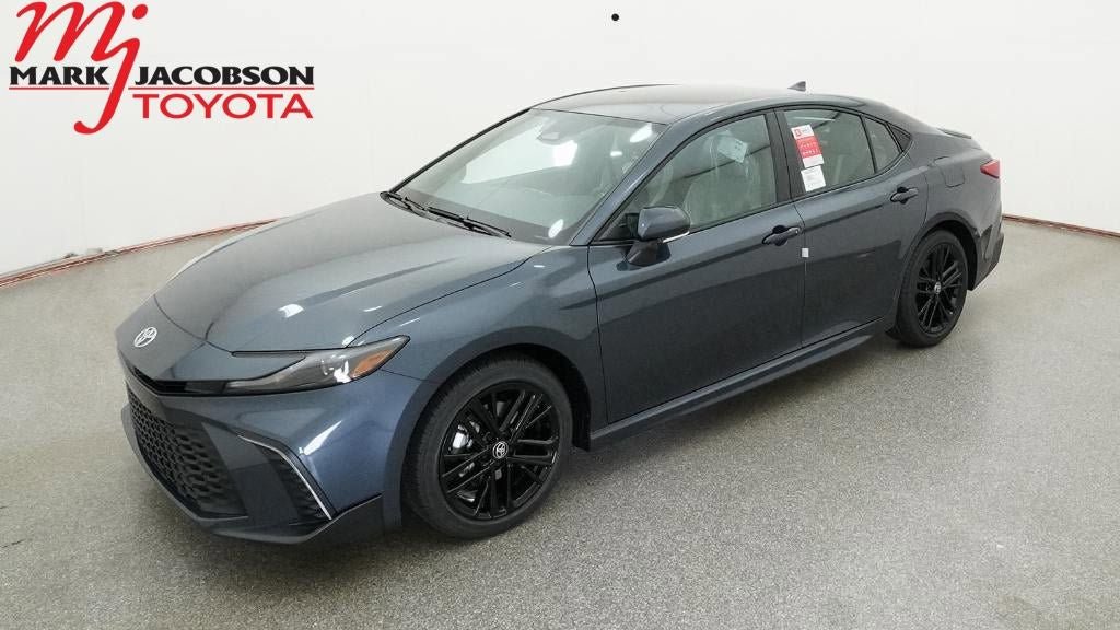 New 2026 Toyota Camry SE image 1