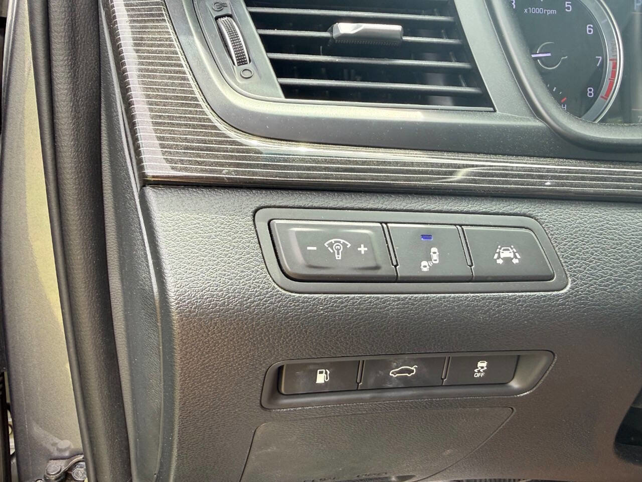 Used 2018 Hyundai Sonata Limited w/ Limited Ultimate Package 03 FWD image 13