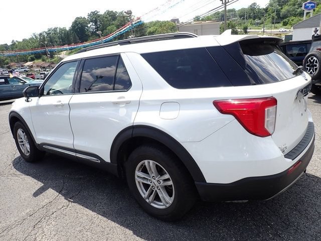 Used 2023 Ford Explorer XLT w/ Equipment Group 202A AWD/4WD image 4