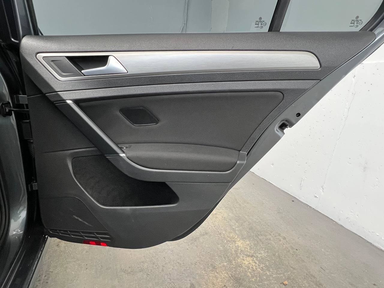 Used 2017 Volkswagen Golf S image 13