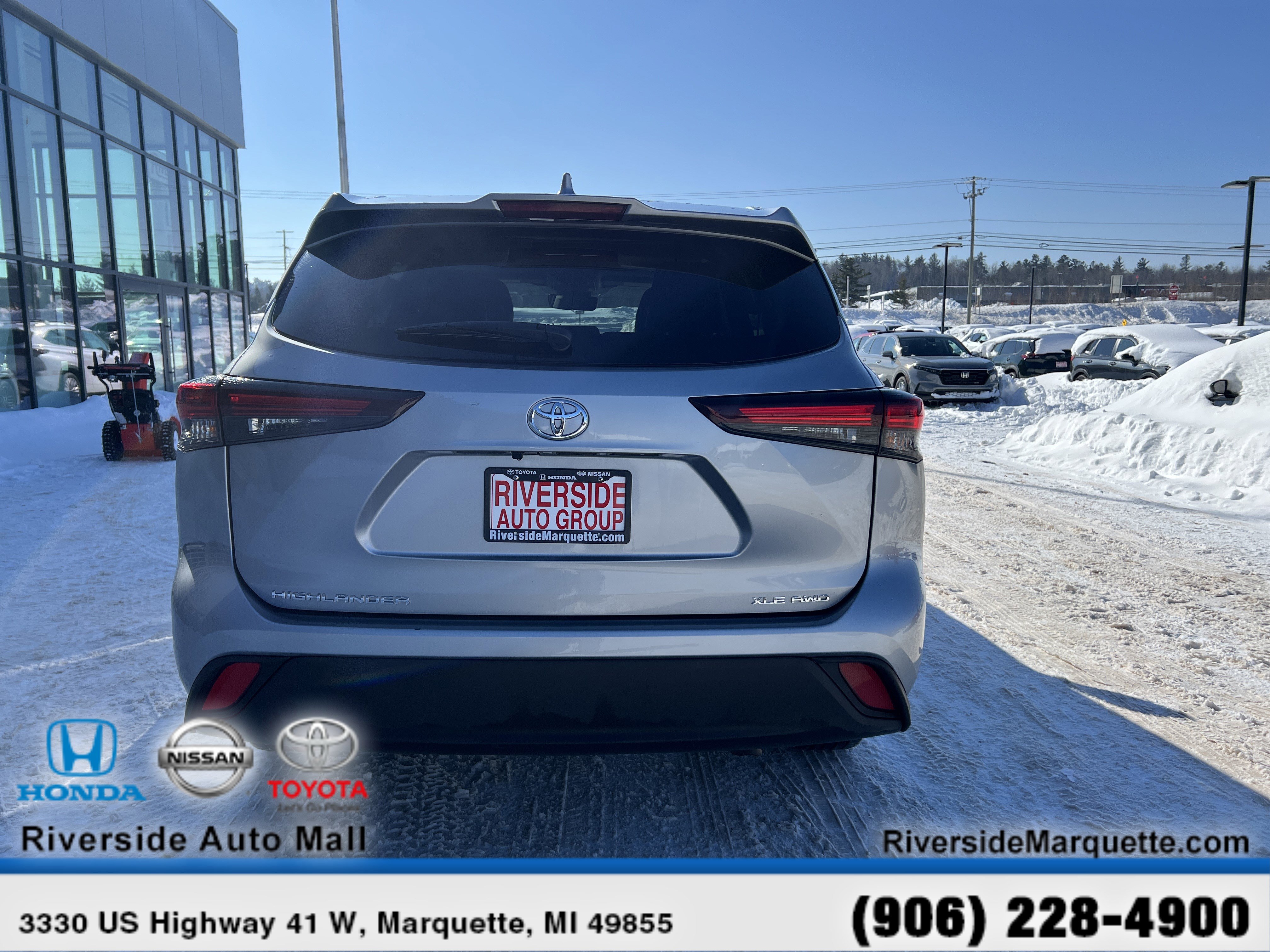 Used 2025 Toyota Highlander XLE image 7