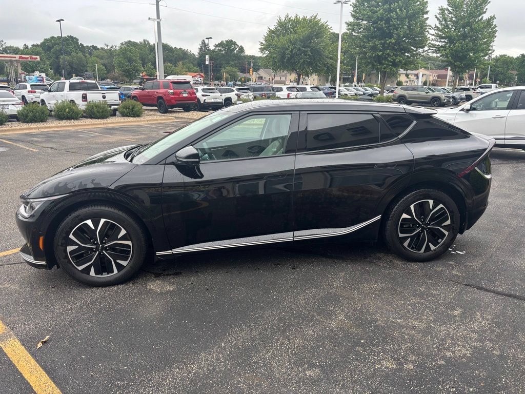 Used 2024 Kia EV6 Wind w/ Wind Technology Package AWD/4WD image 5