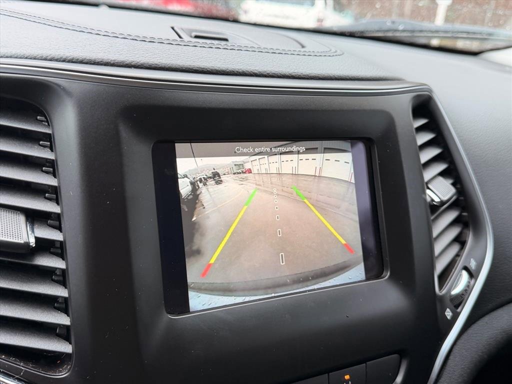 Used 2021 Jeep Cherokee Altitude image 22