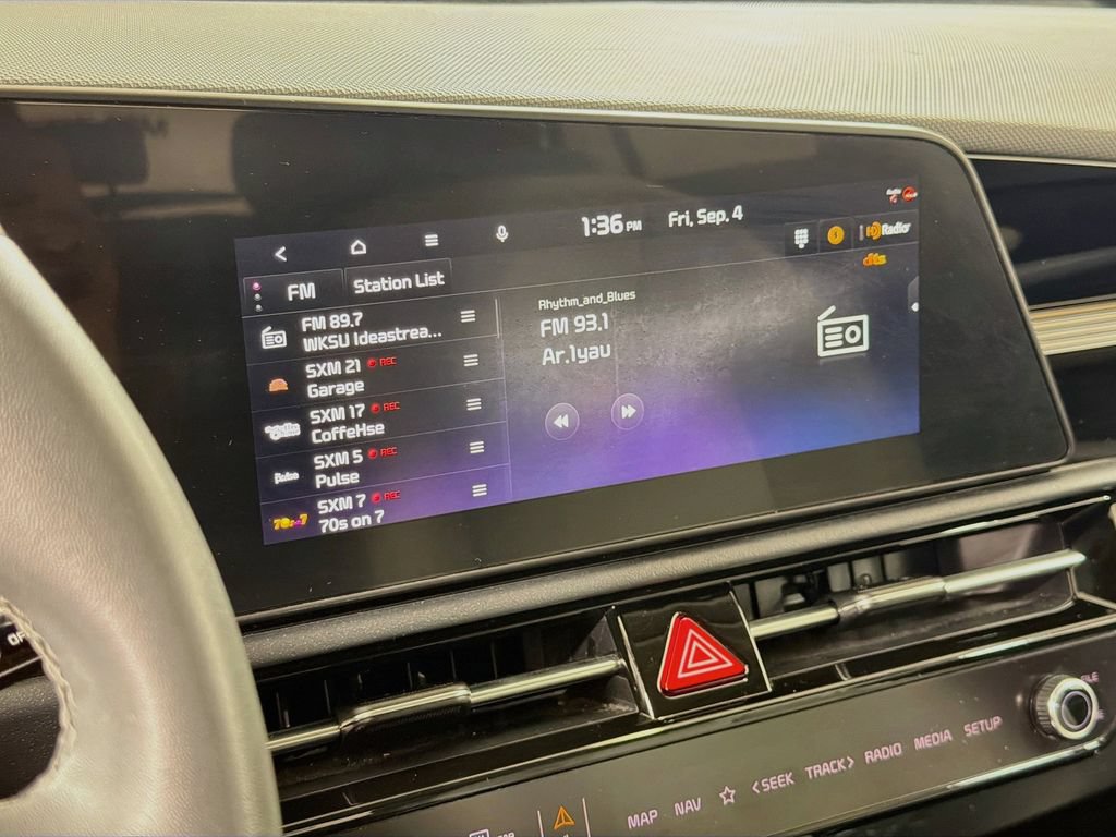 Used 2024 Kia Niro EX FWD image 15
