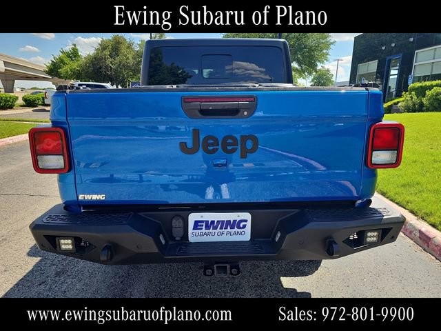 Used 2023 Jeep Gladiator Willys image 9