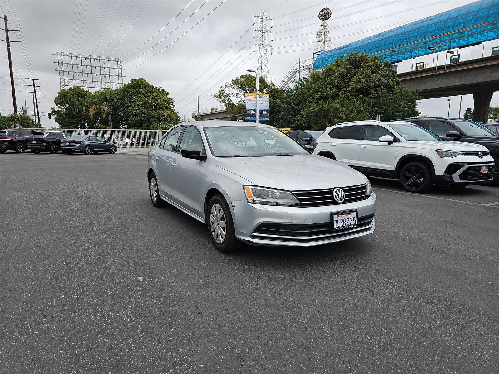 Used 2015 Volkswagen Jetta S image 3