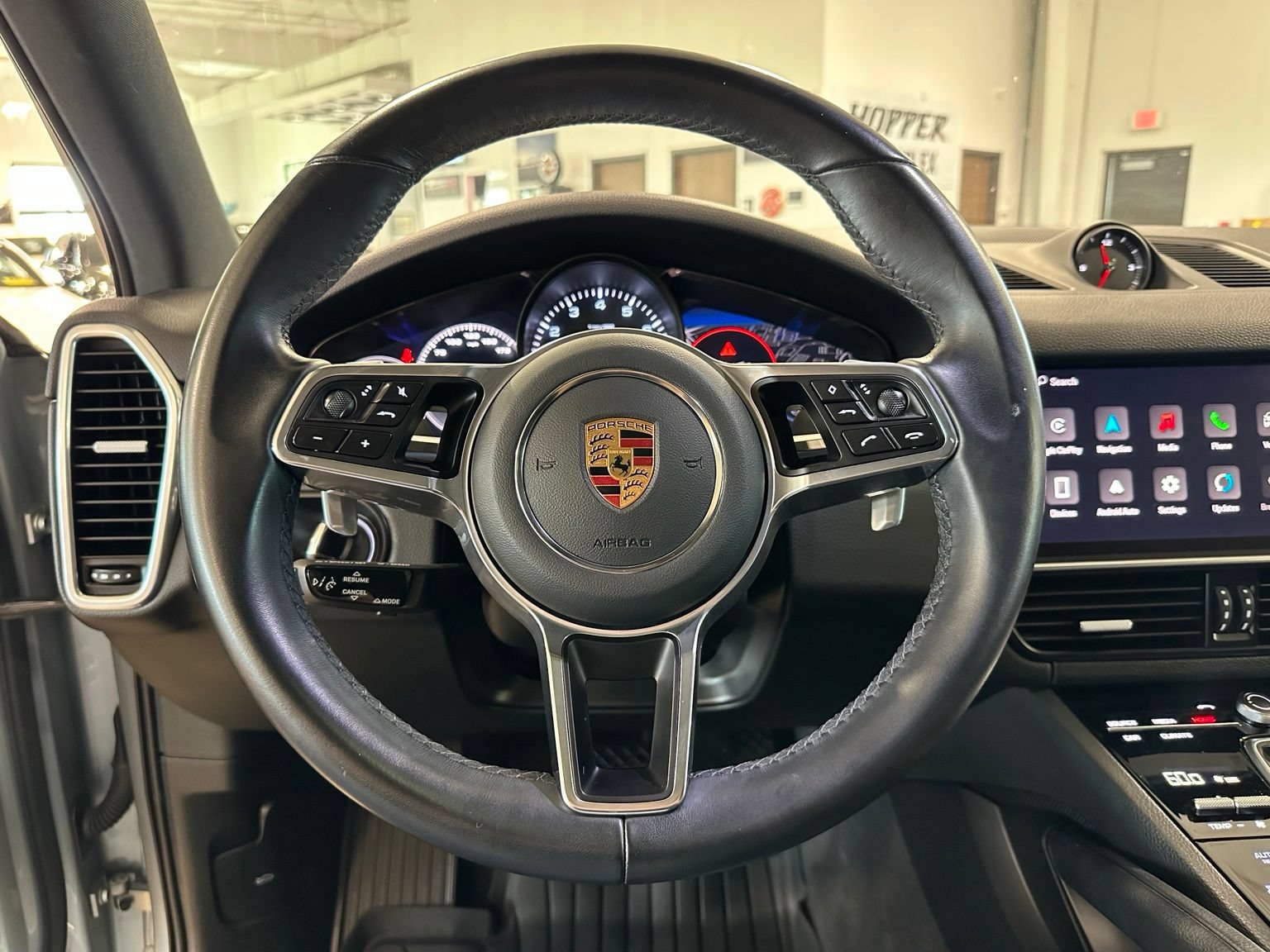 Used 2022 Porsche Cayenne Platinum Edition AWD/4WD image 17