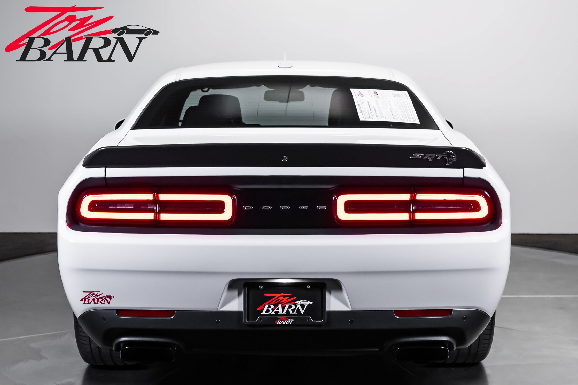 Used 2015 Dodge Challenger SRT Hellcat RWD image 4