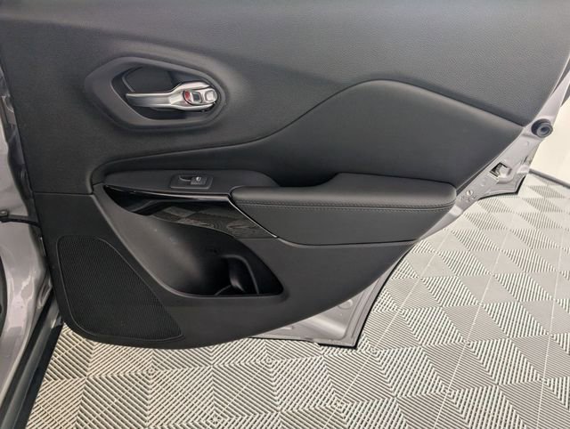 Used 2020 Jeep Cherokee Latitude Plus image 29