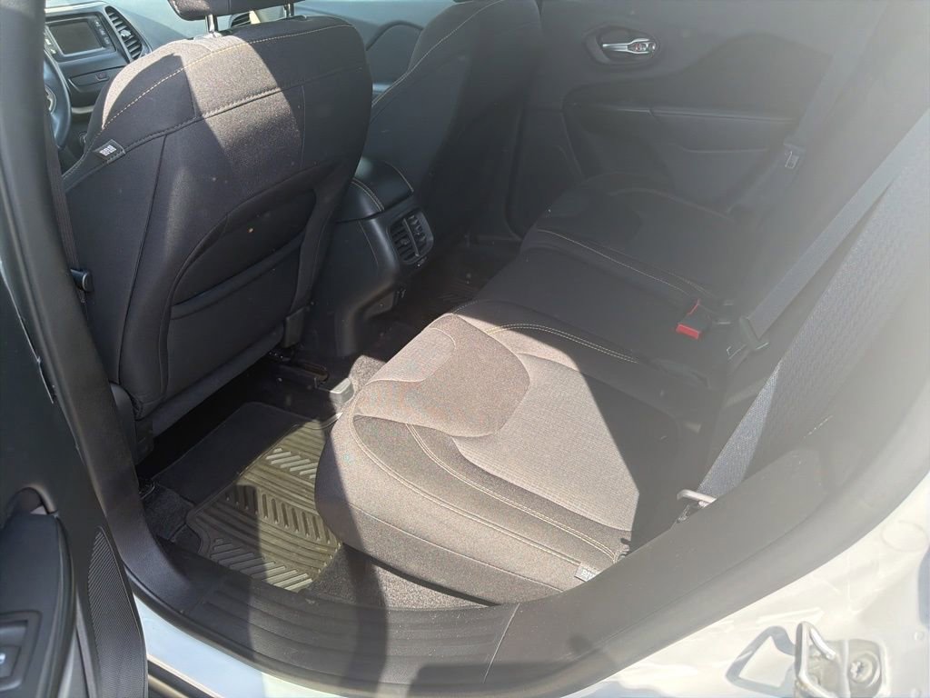 Used 2016 Jeep Cherokee Latitude image 24