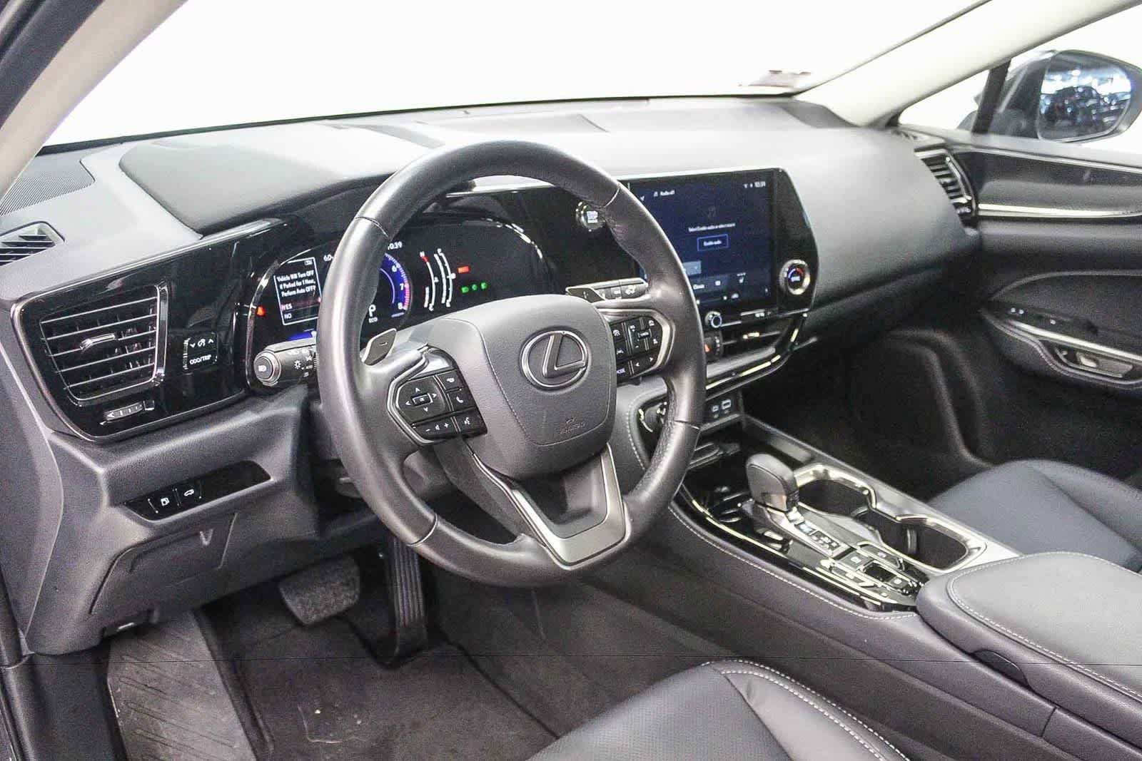 Used 2025 Lexus NX 250 FWD w/ Accessory Package (2T) image 19