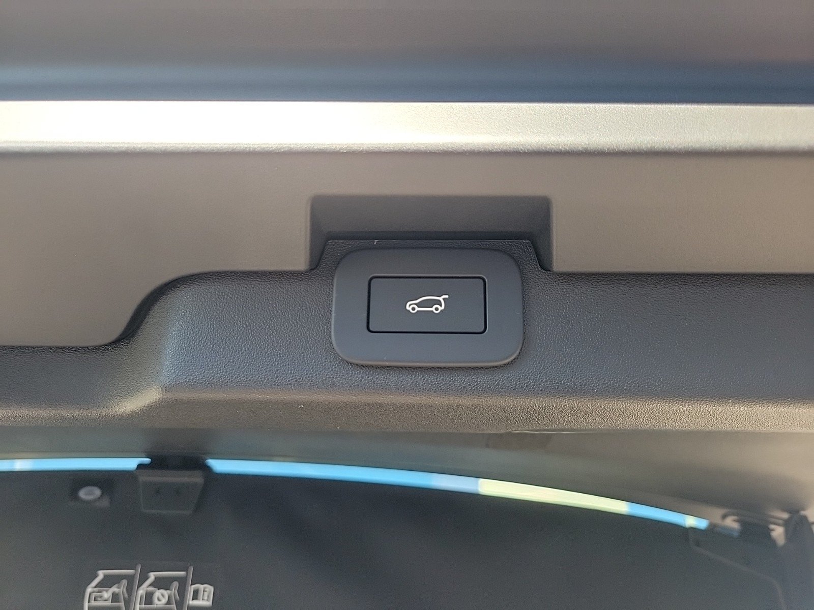 Certified 2025 Land Rover Discovery Dynamic SE AWD/4WD image 8