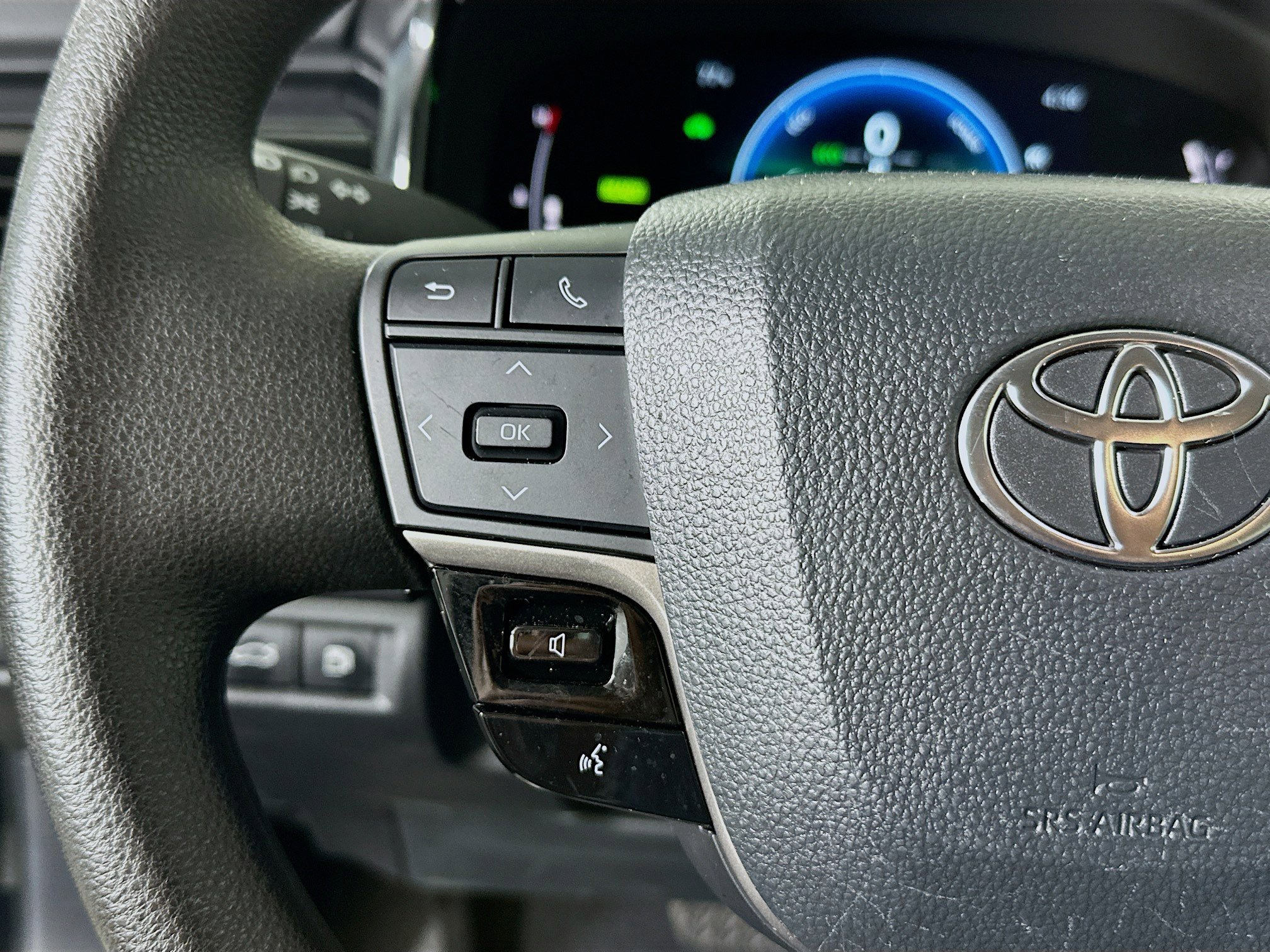 Used 2025 Toyota Camry LE FWD image 16
