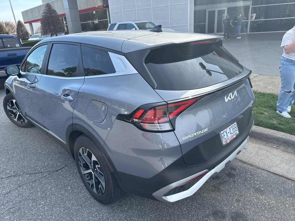 Used 2023 Kia Sportage EX image 5