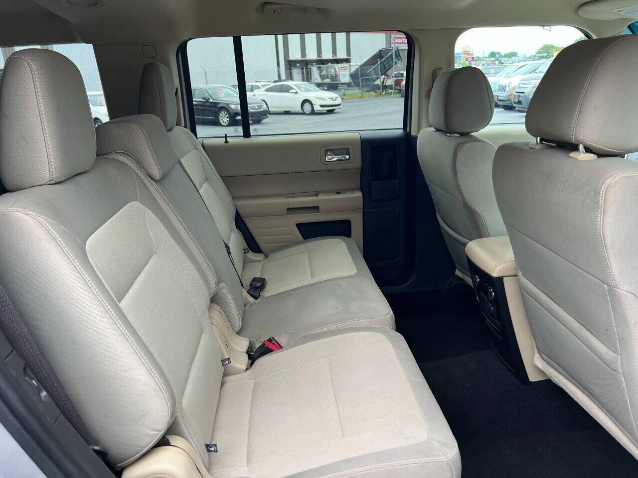 Used 2019 Ford Flex SE image 27