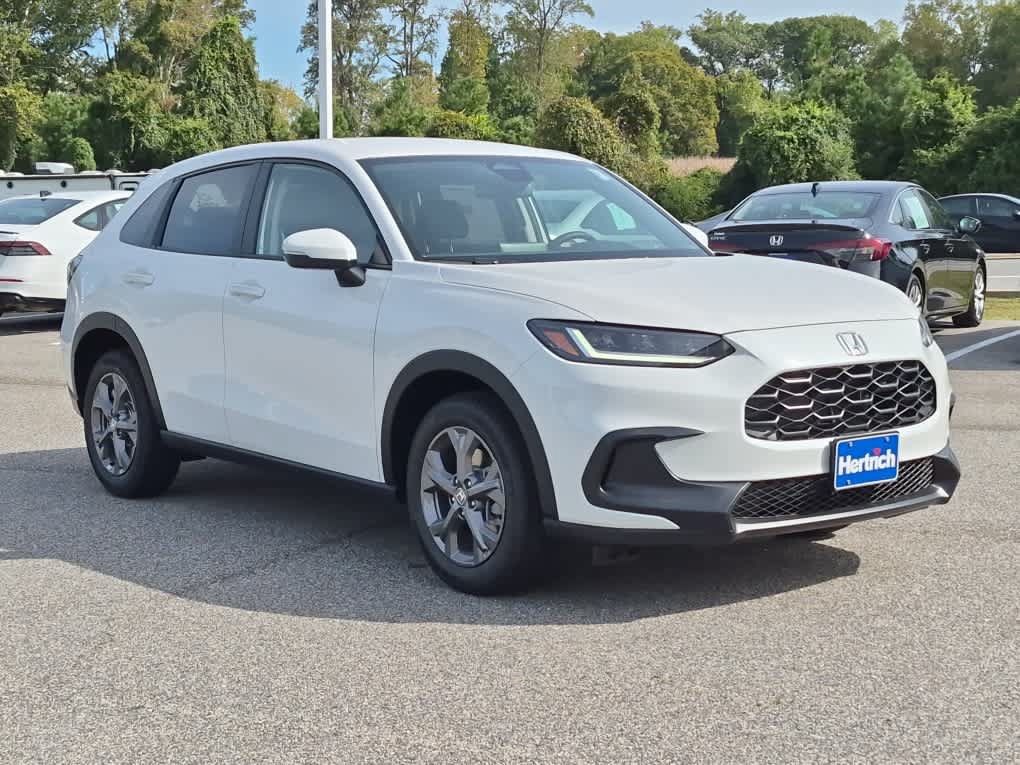 New 2027 Honda HR-V LX image 2
